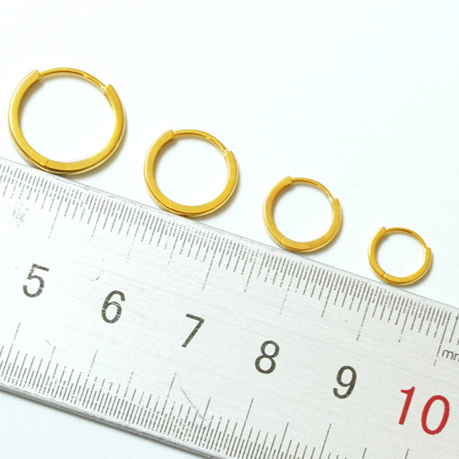 18K Gold Hoop Earrings